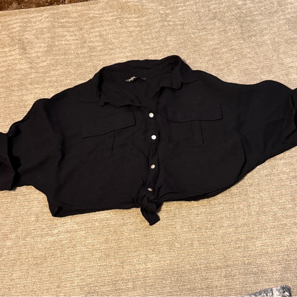 SHEIN Black Classic Collar Button Top